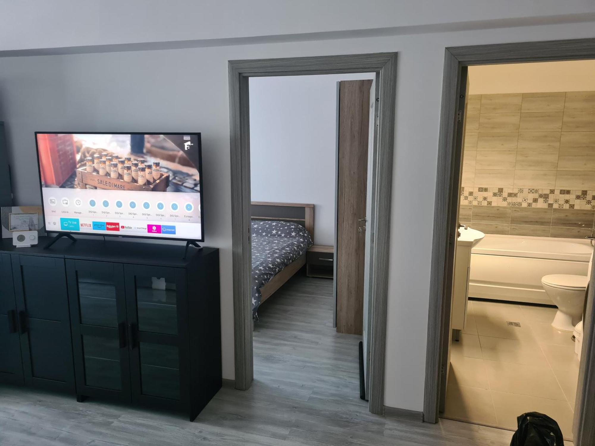 Luxury Mall III Apartments Bacău Exterior foto